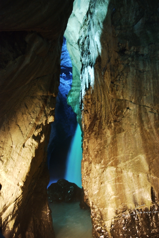 Cataratas de Trumelbach...interior...